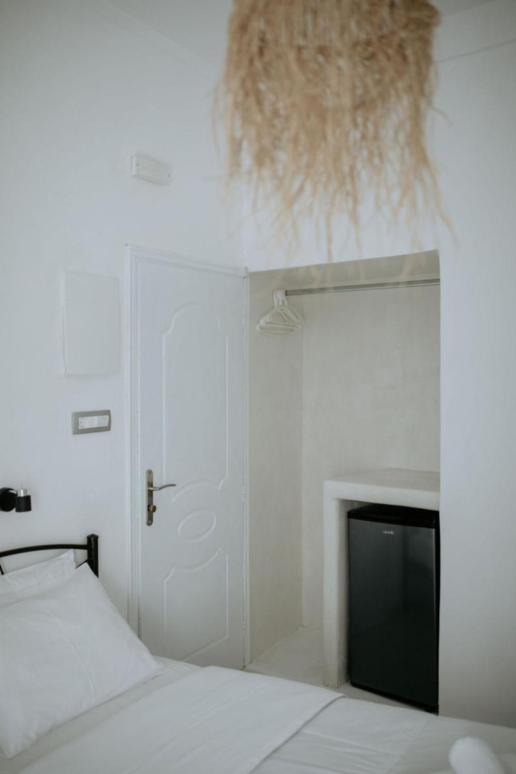 Hotel Thirasia Тира Номер фото