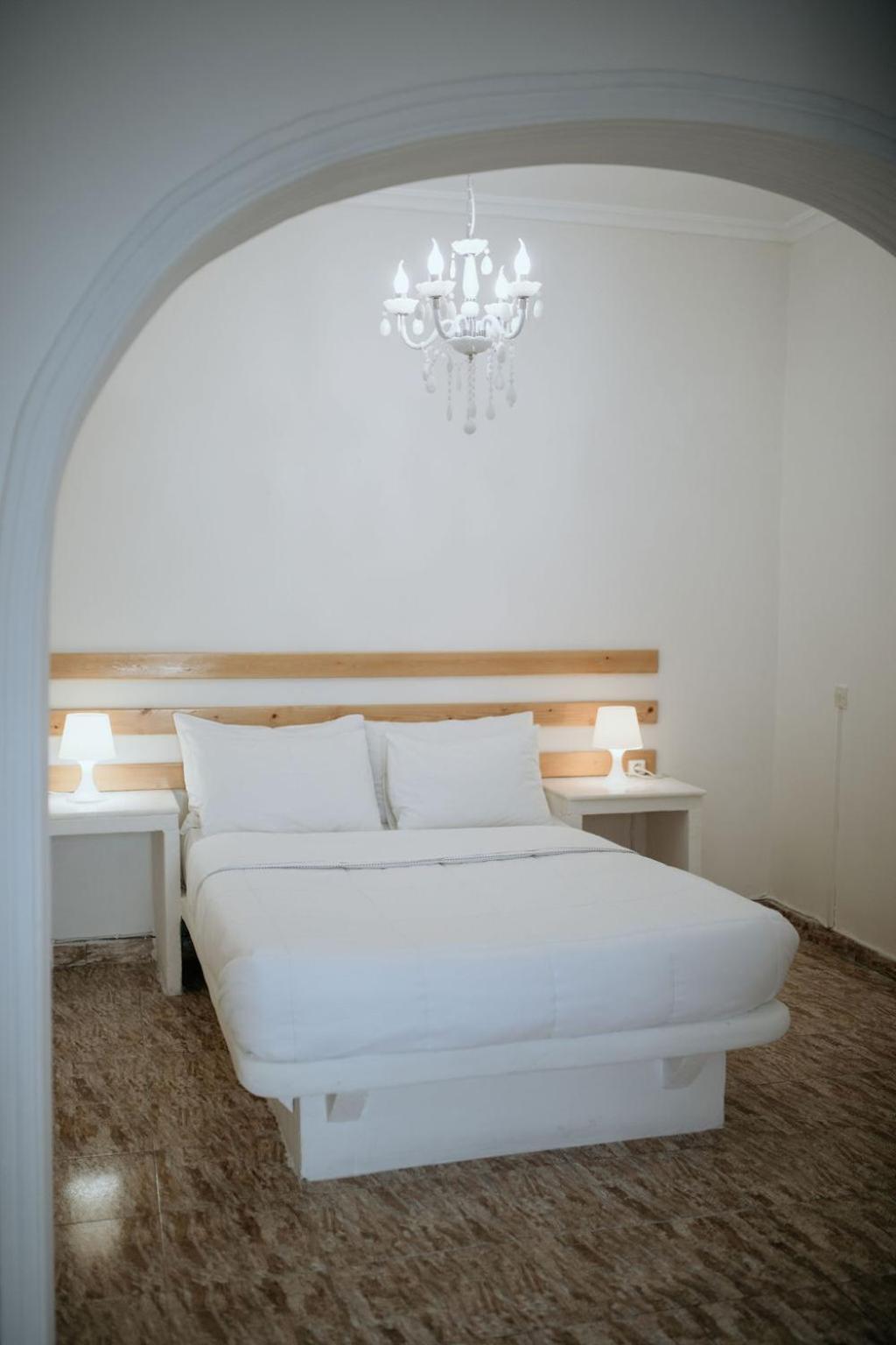 Hotel Thirasia Тира Номер фото