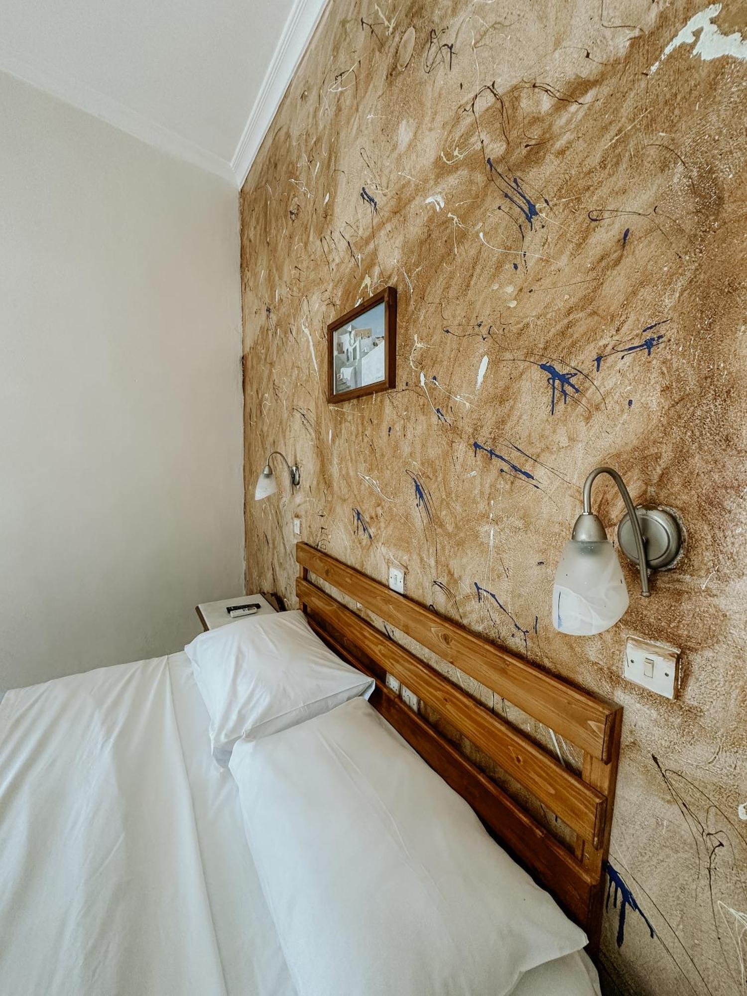 Hotel Thirasia Тира Номер фото